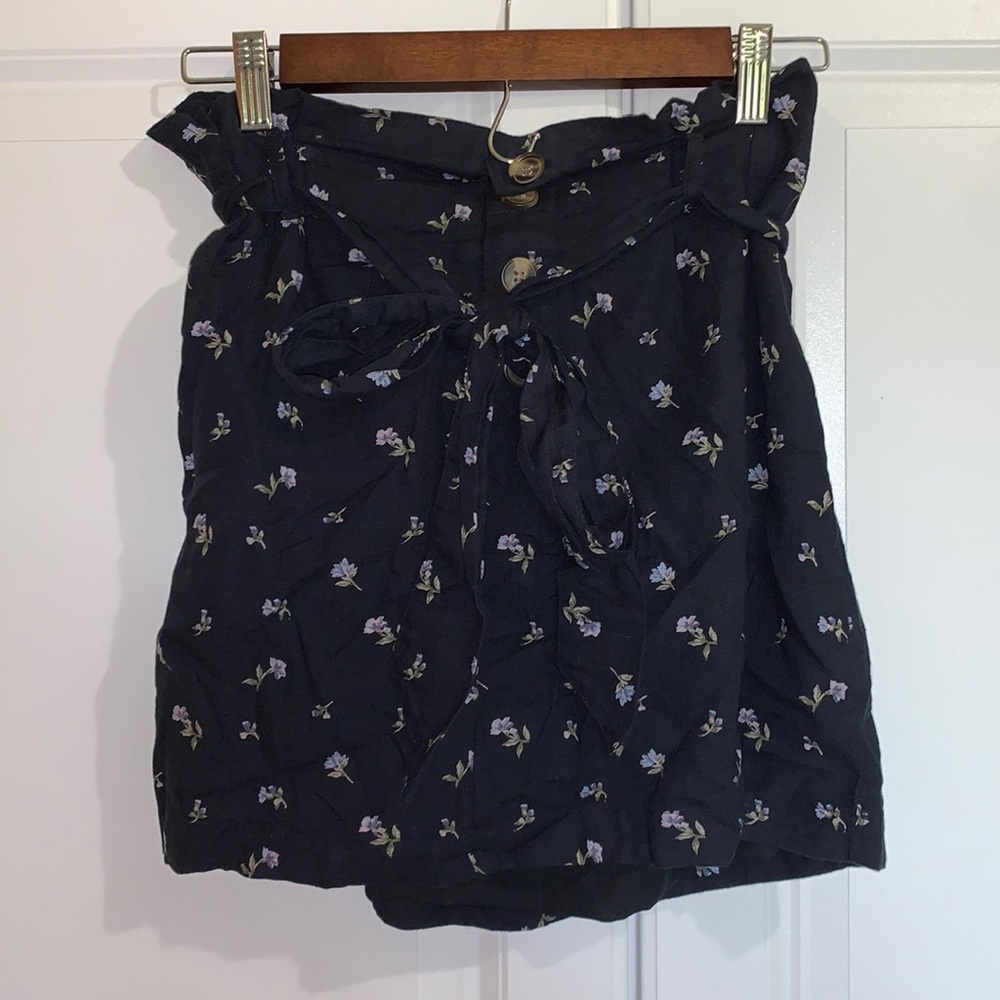 American Eagle Outfitters Black Mini Skirt with Small Floral Print